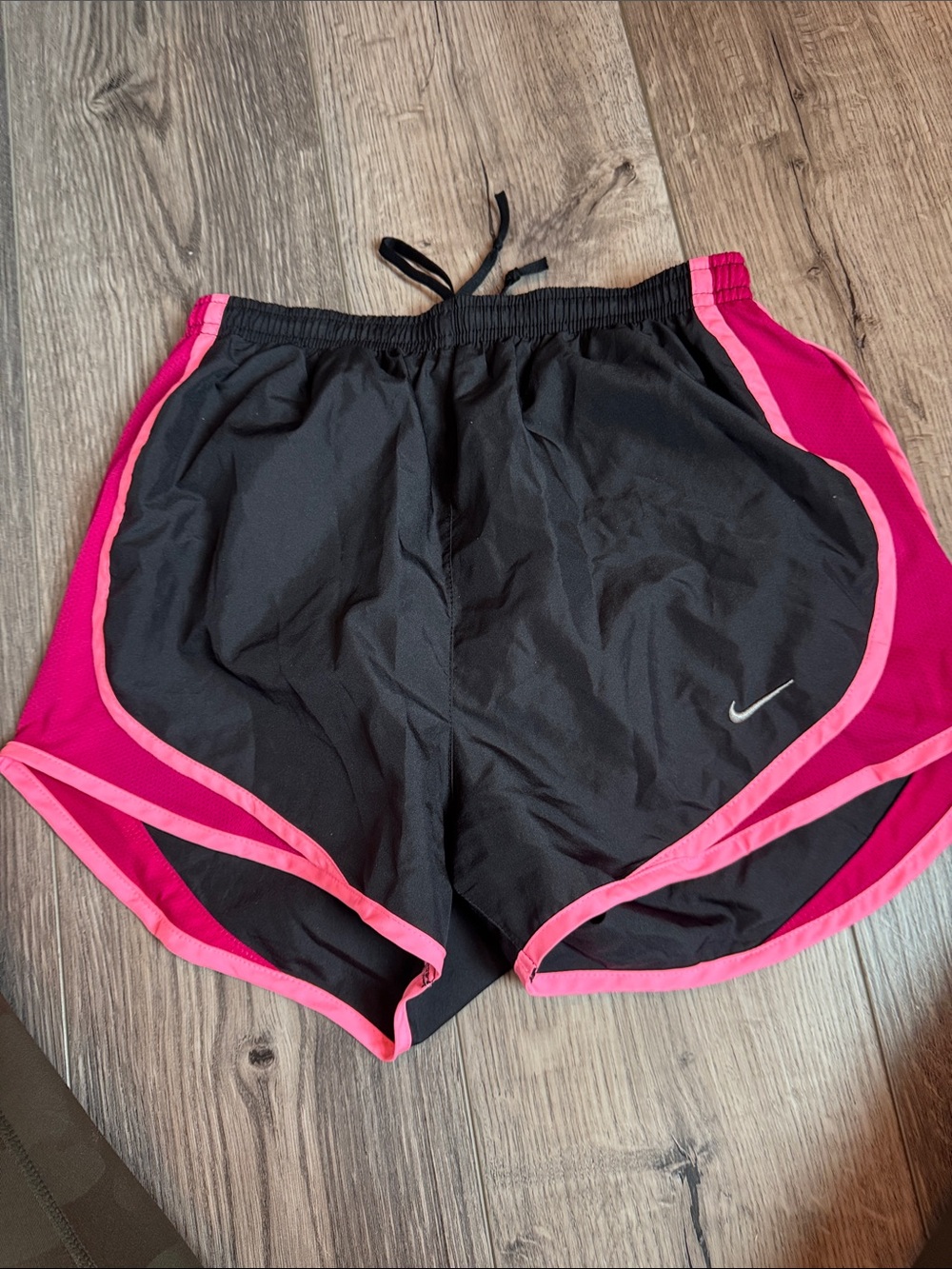 Nike Dri-Fit Women’s Black with Pink Trim Athletic Running Shorts Size X-Small